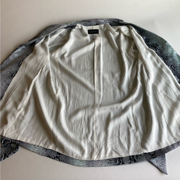 New Animari Blue Grey Snake Print Polyester Light Weight Blazer size L - Picture 12 of 15